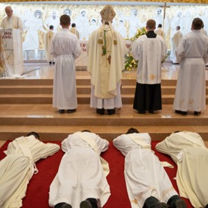 Biskup Gorski zaredio četvoricu isusovaca za prezbitere